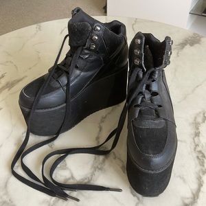 YRU platform shoes